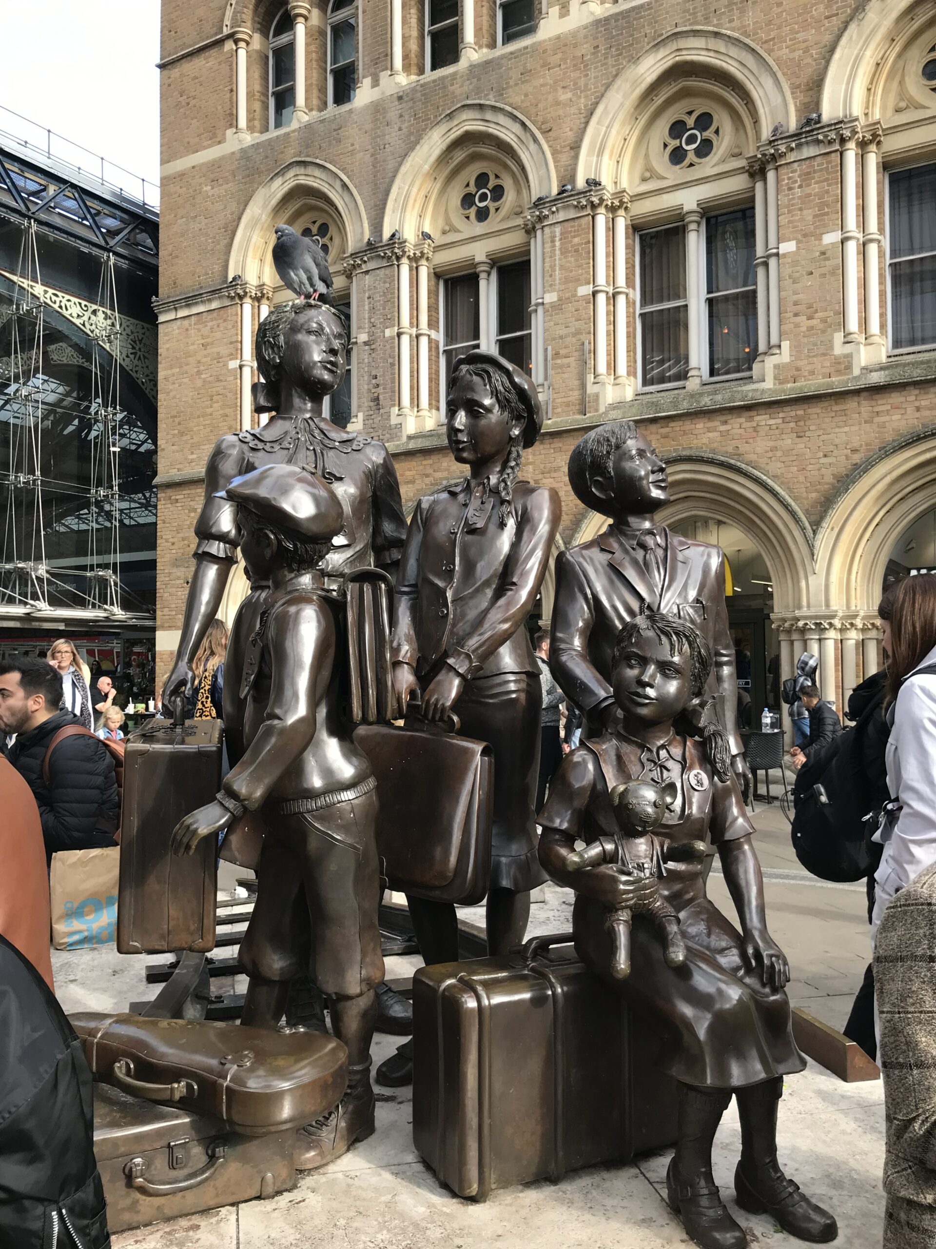 SAVE THE DATE – SATURDAY 3 OCTOBER 2026 – meet up with old friends and make new ones on our fundraising walk in London!
